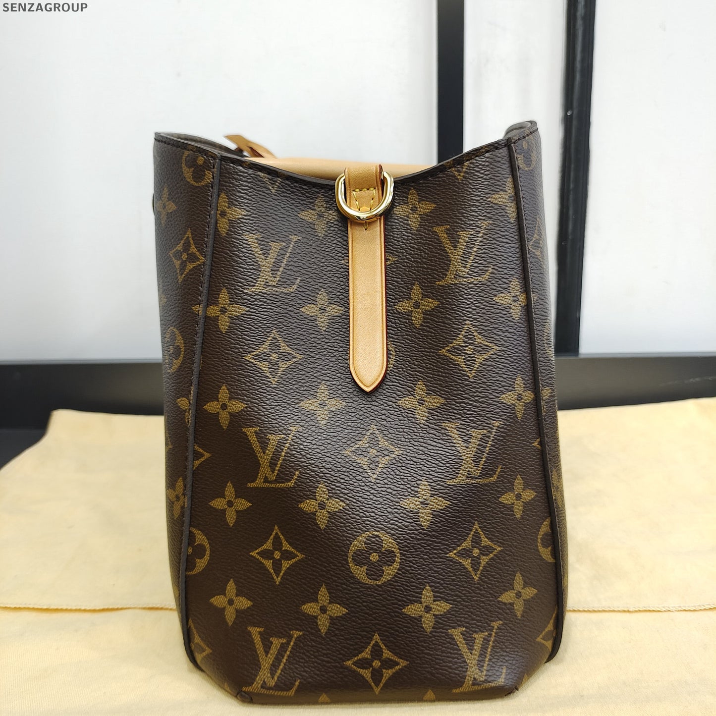 Louis Vuitton Monogram Montaigne Handbag - Classic Women's Tote
