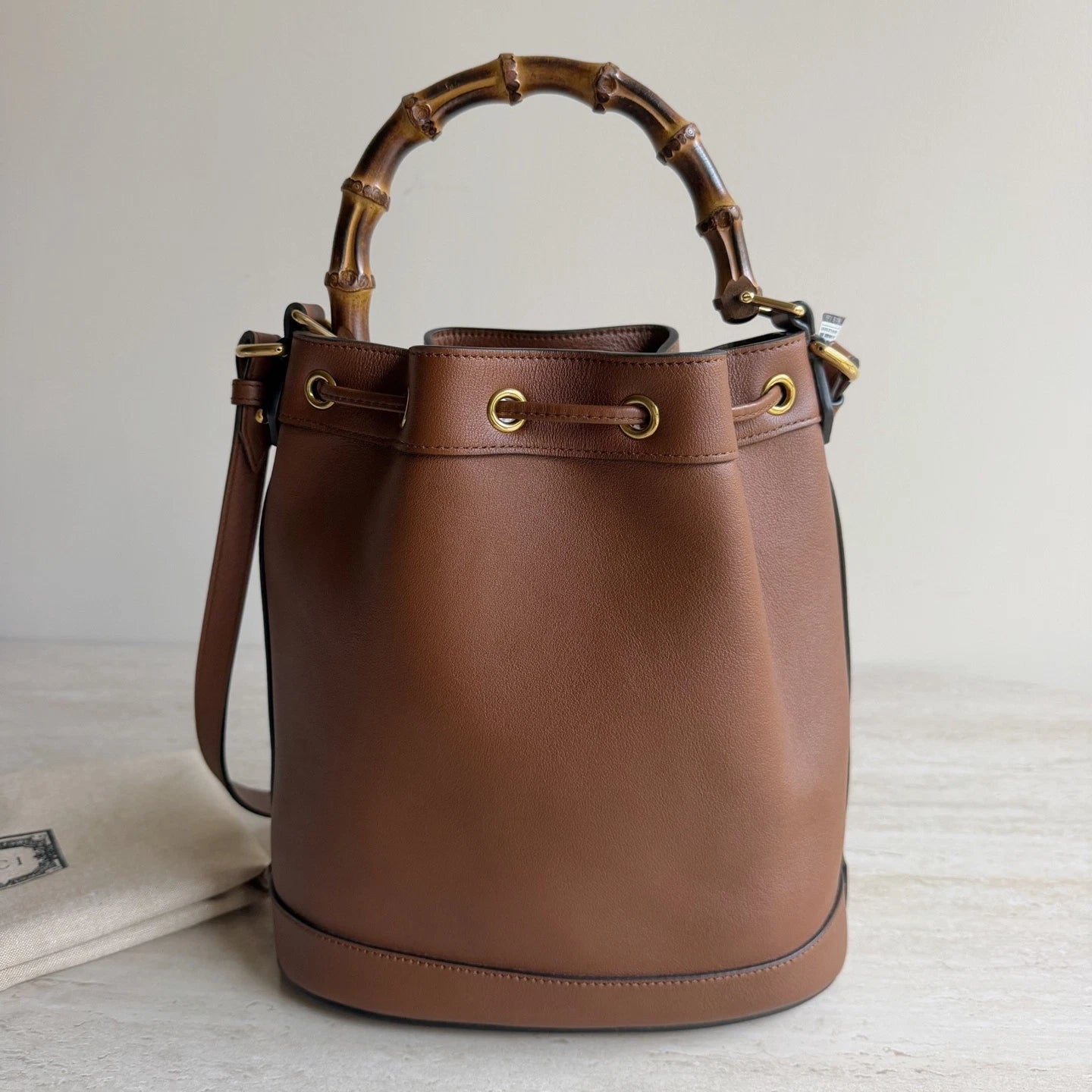 Gucci Diana Bamboo Handle Strap Brown Bucket Handbag Crossbody Gold Hardware