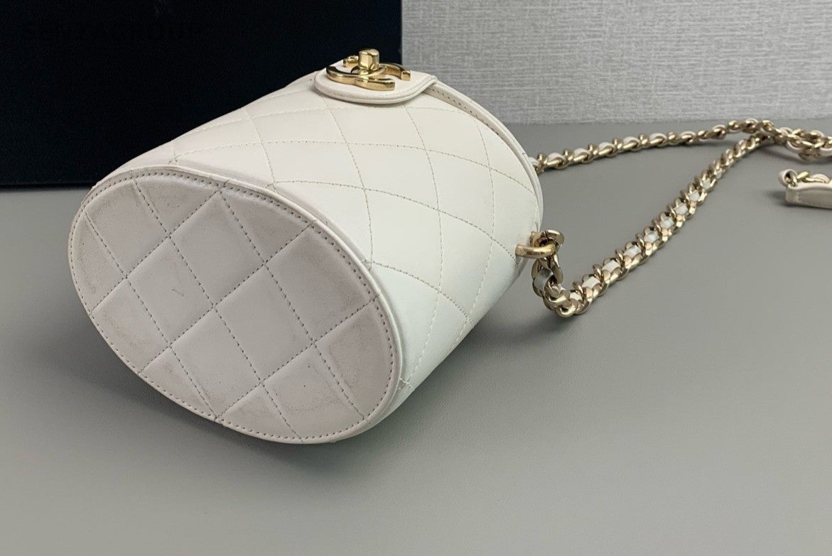 Chanel 20C Lambskin Diamond Pattern Chain Shoulder bag White Gold Women