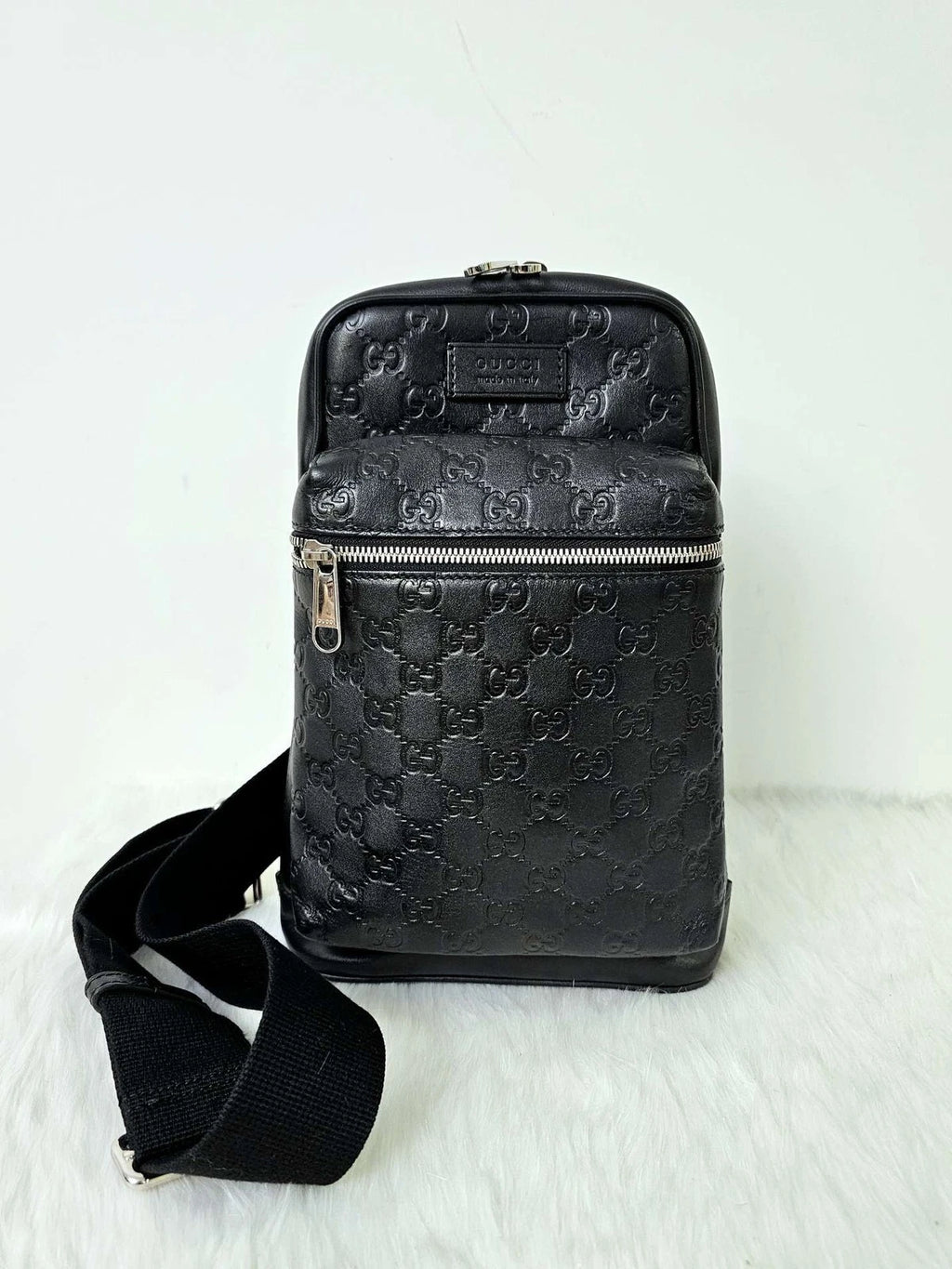 GUCCI Black Embossed Leather Crossbody Chest Bag For Women