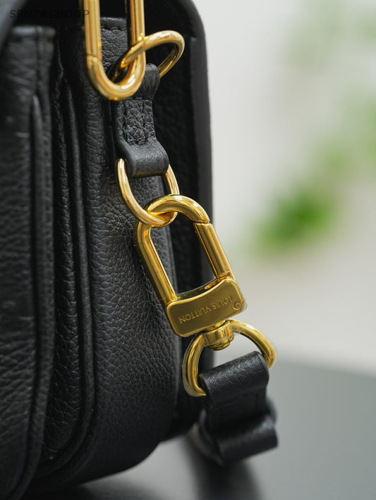 Louis Vuitton Pochette Metis East West Monogram Empreinte Almost Brand NEW