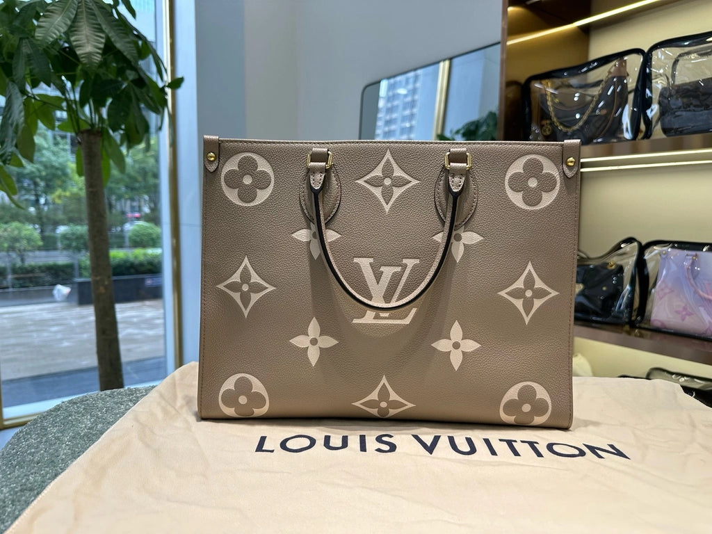 Pre-owned Louis Vuitton Gray Full Leather OnTheGo MM Tote Bag For Women