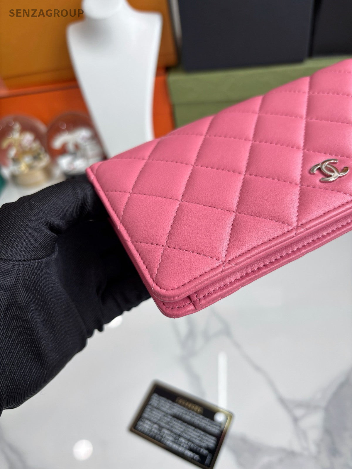 CHANEL Classic Flap pink wallet Almost brank new with card