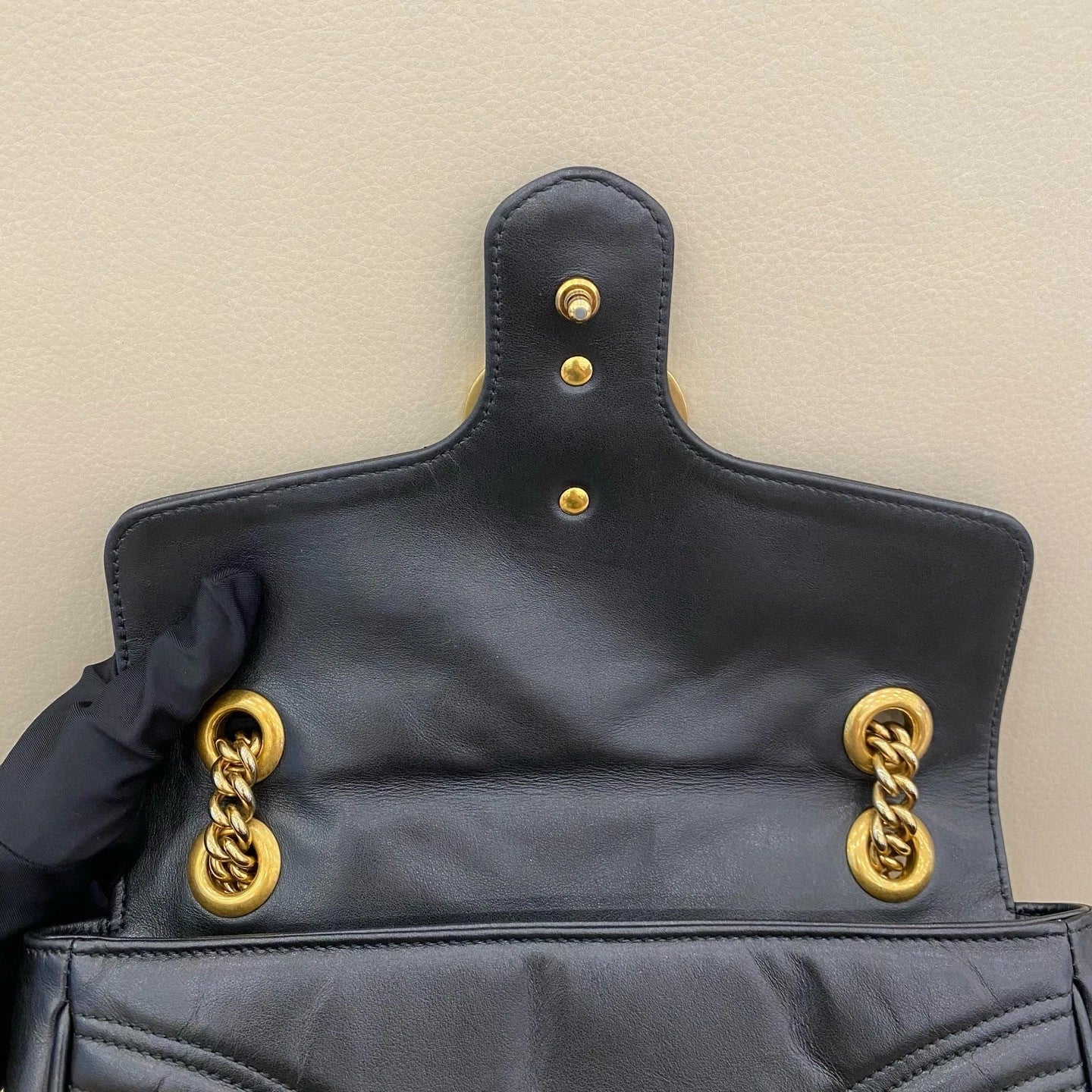 GUCCI Marmont 26 Medium Calfskin Black Gold Shoulder Bag Women
