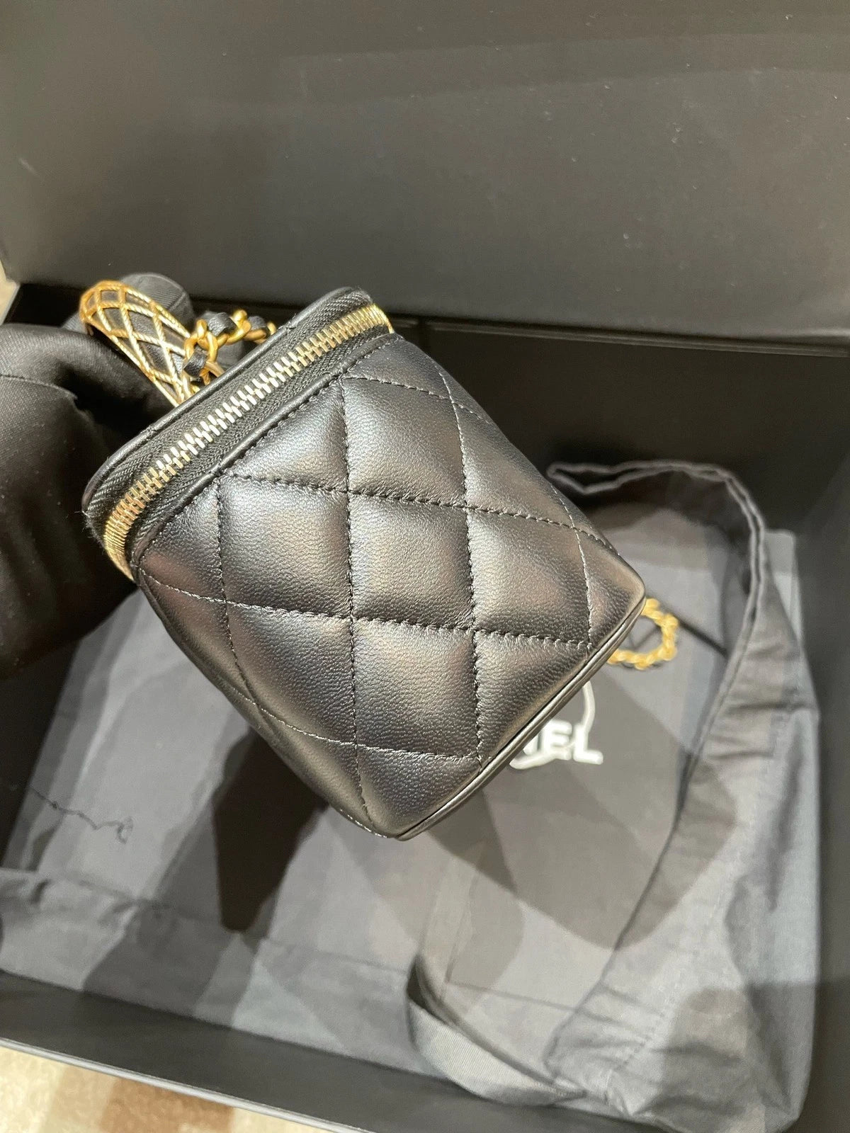 CHANEL Lambskin Metal Handle Vanity Case Bag For Women