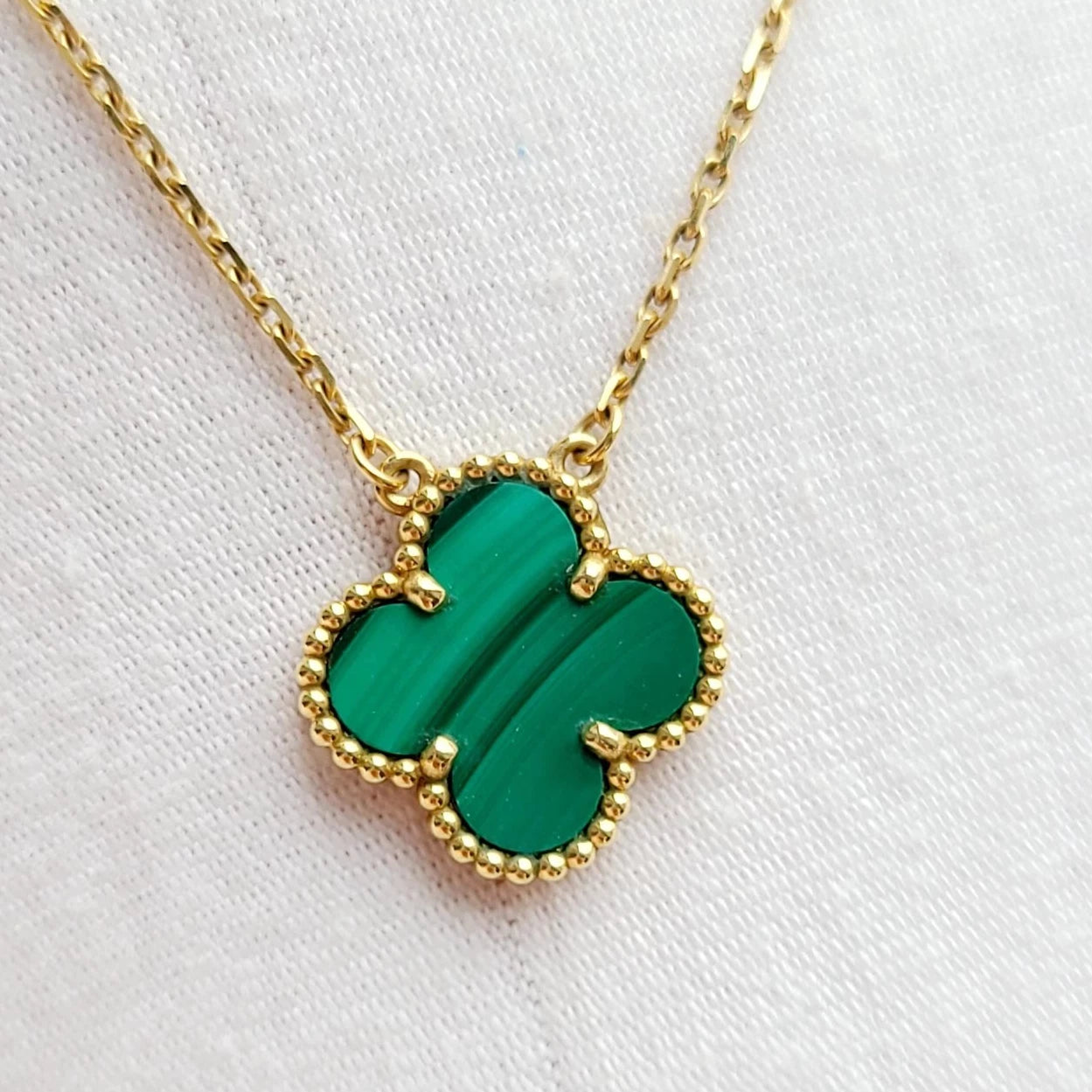 Van Cleef &amp; Arpels Vintage Alhambra Necklace 18K YG Green Malachite Pendant