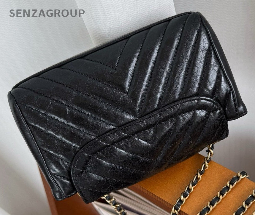 Chanel Calfskin Chain Shoulder Bag Crossbody Black Gold Used Women Classic
