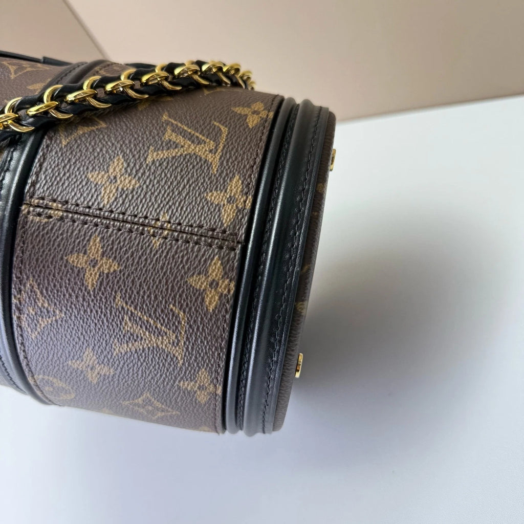 Louis Vuitton Canvas Canoe Bucket Bag Dual Strap Chip Version For Women
