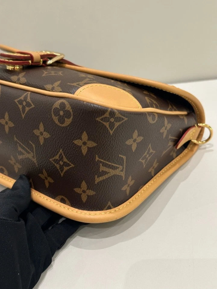 Louis Vuitton Canvas Baguette Shoulder Bag For Women