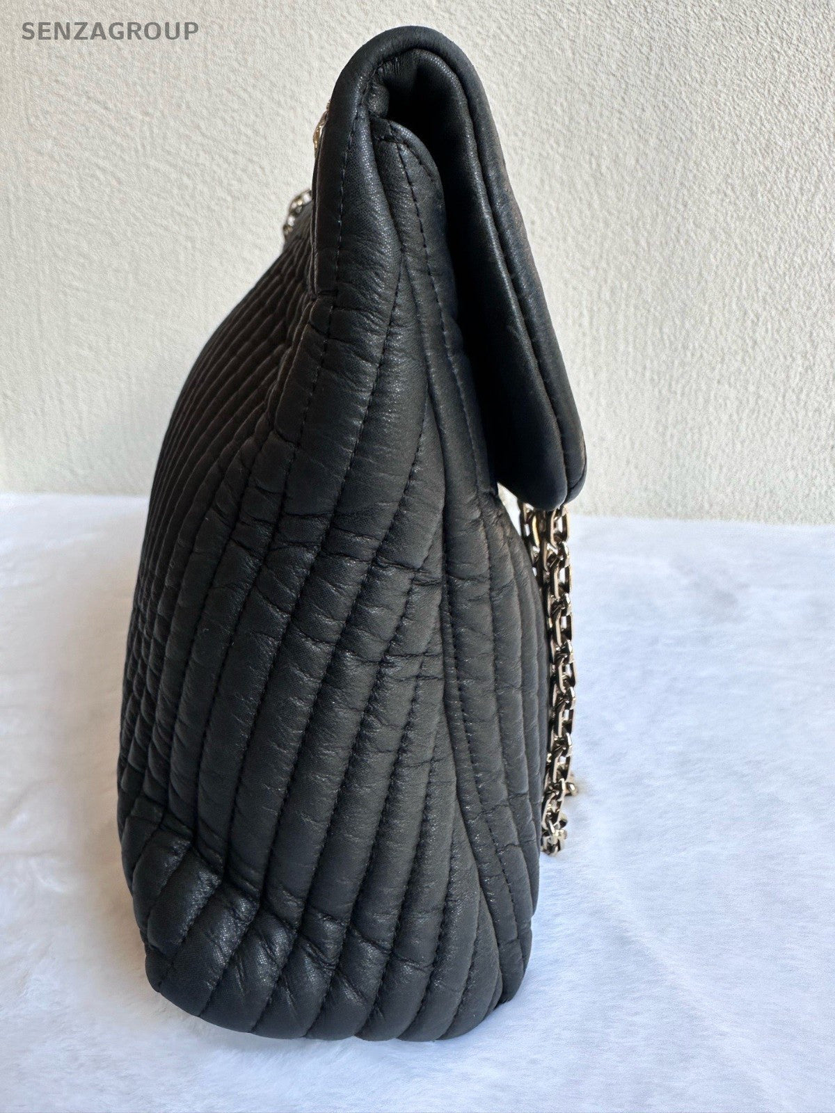 Chanel Calfskin Chain Shoulder Bag Crossbody Black Gold Women Classic