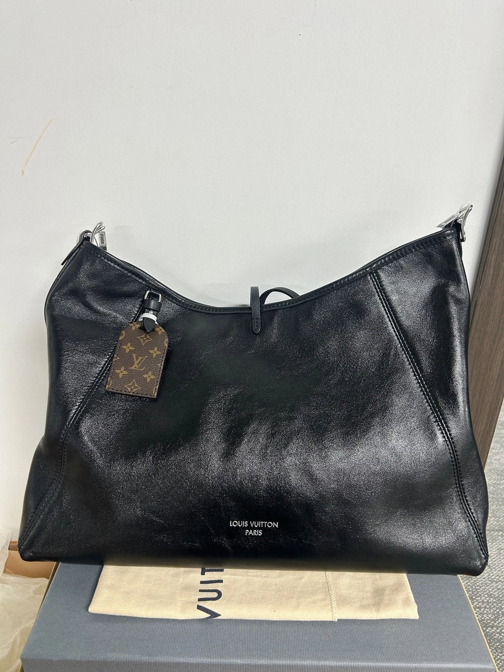 Louis Vuitton Carryall Lambskin Shoulder Bag Crossbody Excellent