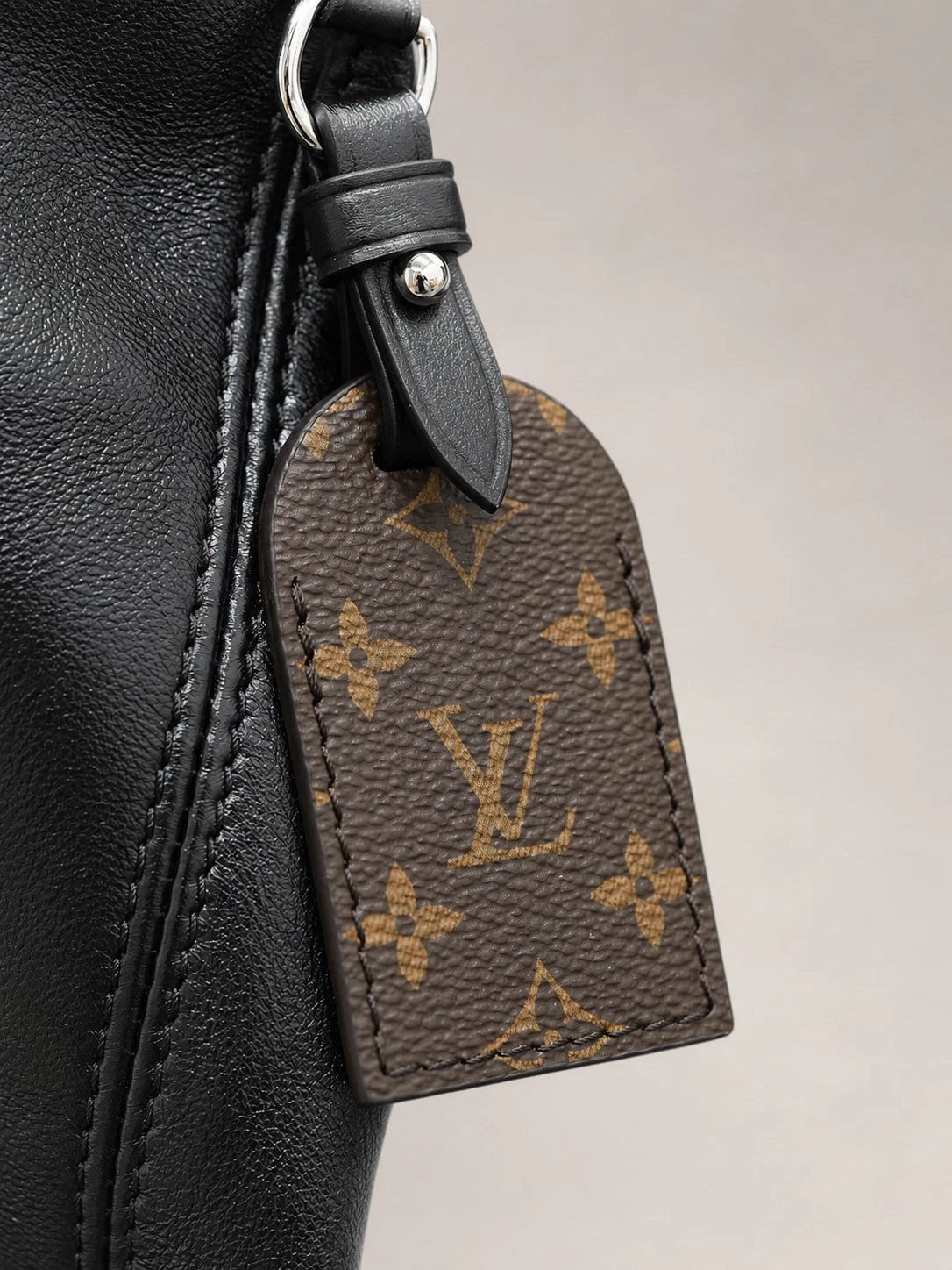Louis Vuitton Carryall Black Shoulder Bag Excellent