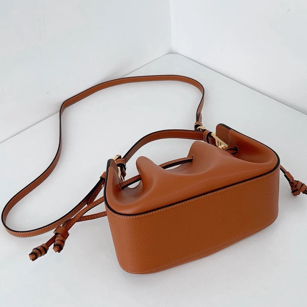 Excellent Fendi Pomodorino Bucket Top Handle Crossbody Bag Brown Gold Hardware