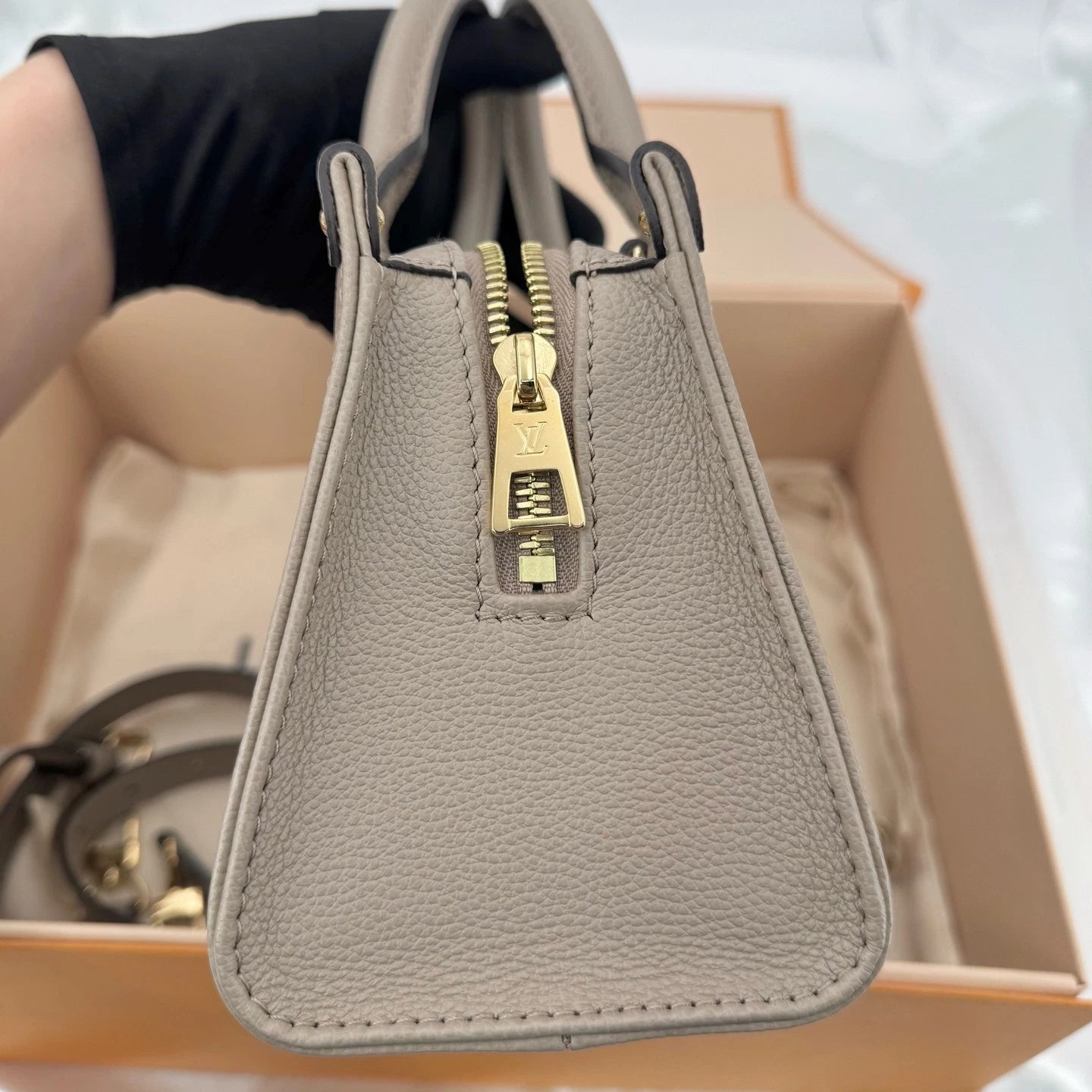 Louis Vuitton Leather Horizontal OnTheGo Tote Bag Elephant Gray For Women