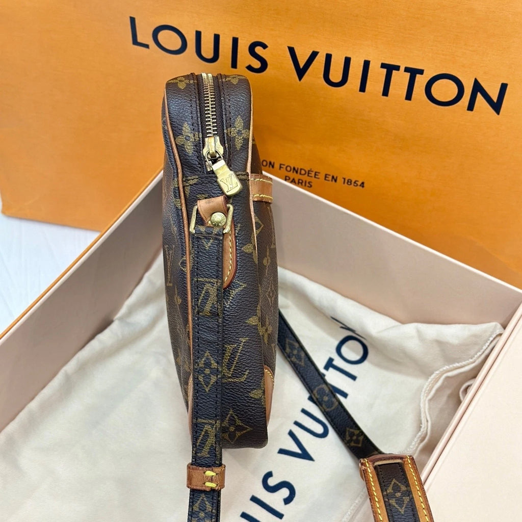 Louis Vuitton Canvas Vintage Vertical Camera Crossbody Bag For Women