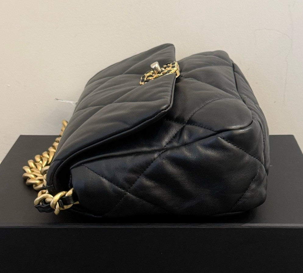 Chanel 19Bag Diamond Chain Shoulder Bag Crossbody Black Gold Women Classic