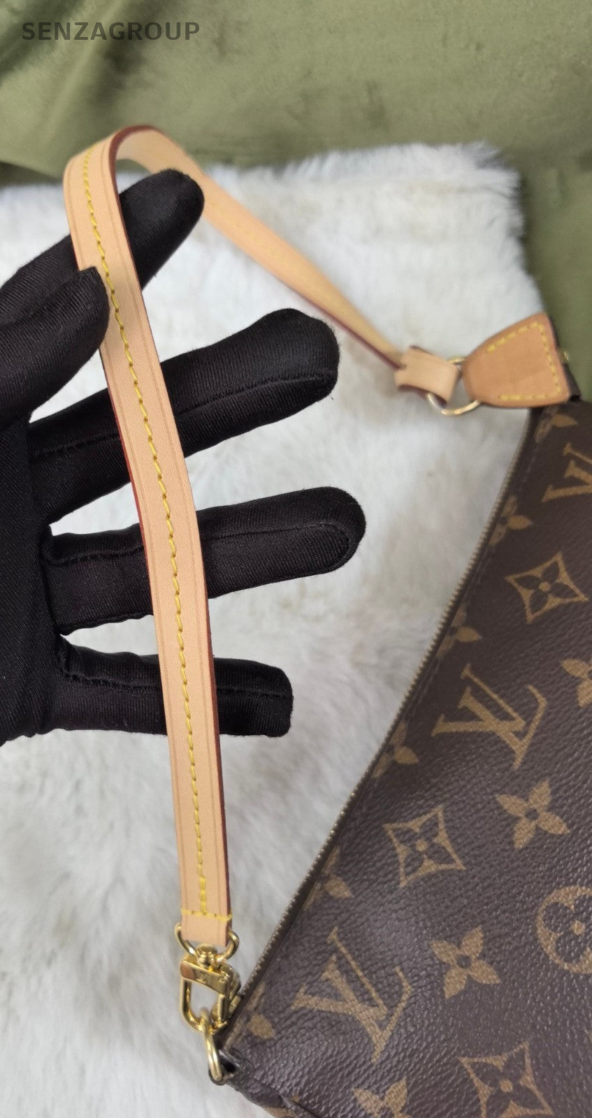 Louis Vuitton Monogram Pochette Accessories Shoulder Handbag Women Handbag