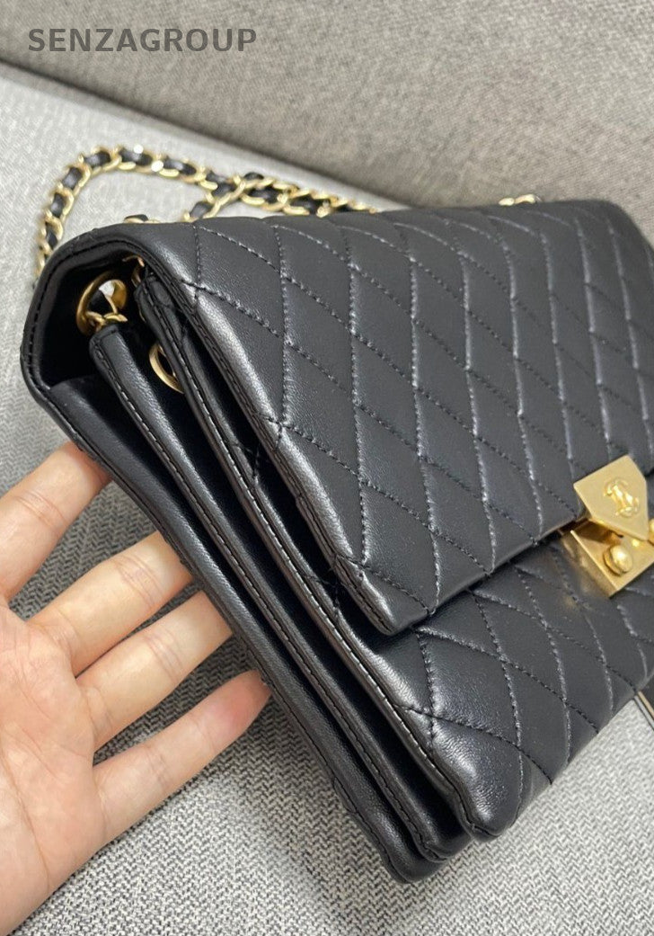 CHANEL Calfskin Diamond Pattern Chain Shoulder bag Black Gold Women