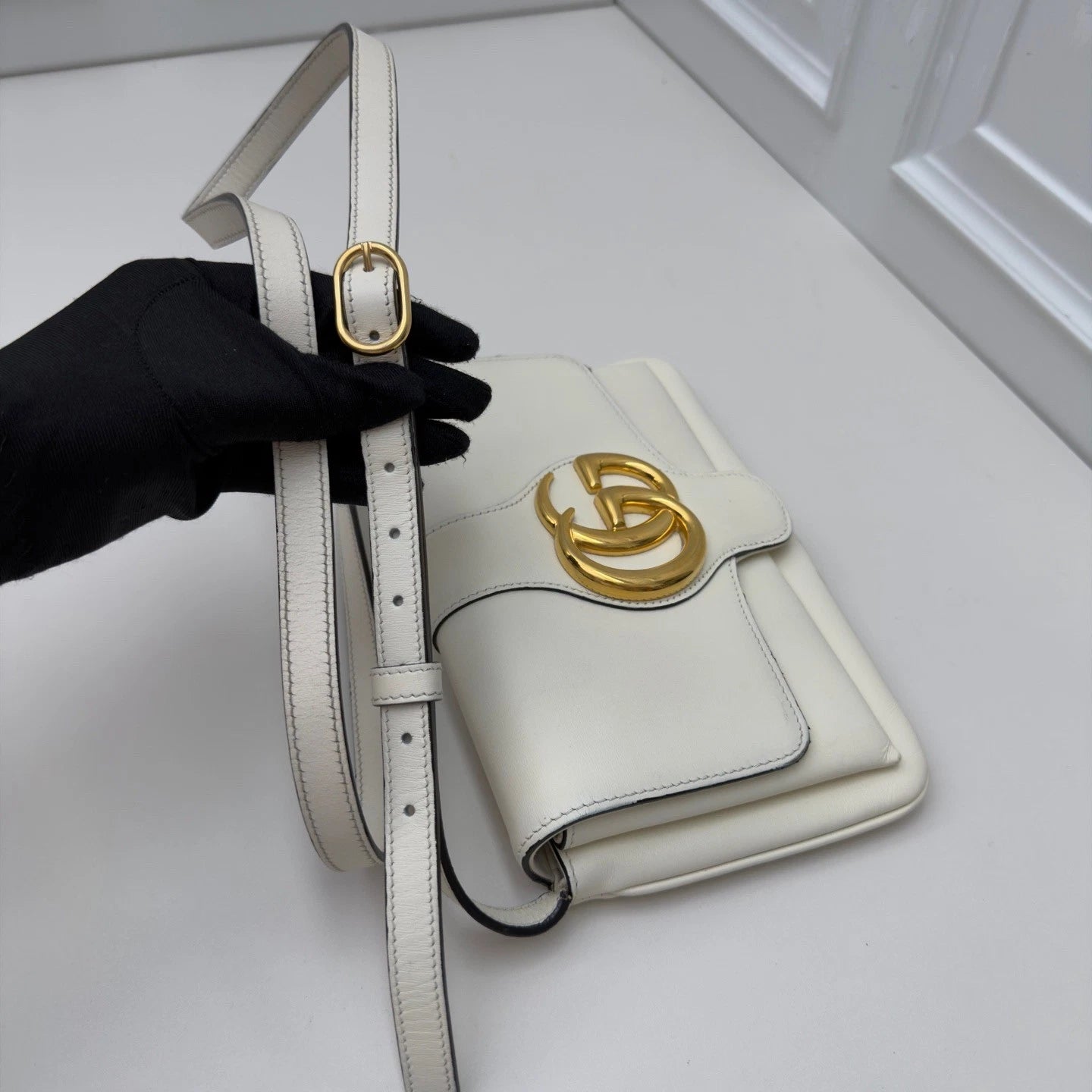 Gucci Arli PM Shoulder Crossbody Bag White Gold Hardware Women