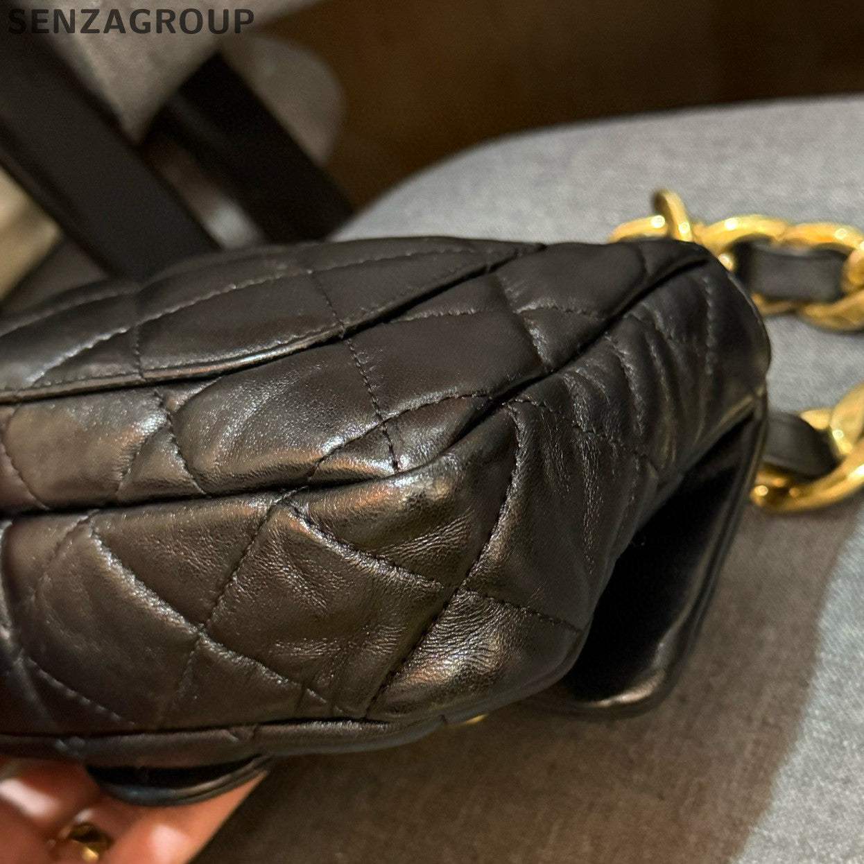 Chanel Quilted Chain Shoulder Bag Black Gold Hardware Classic Women's Fashion