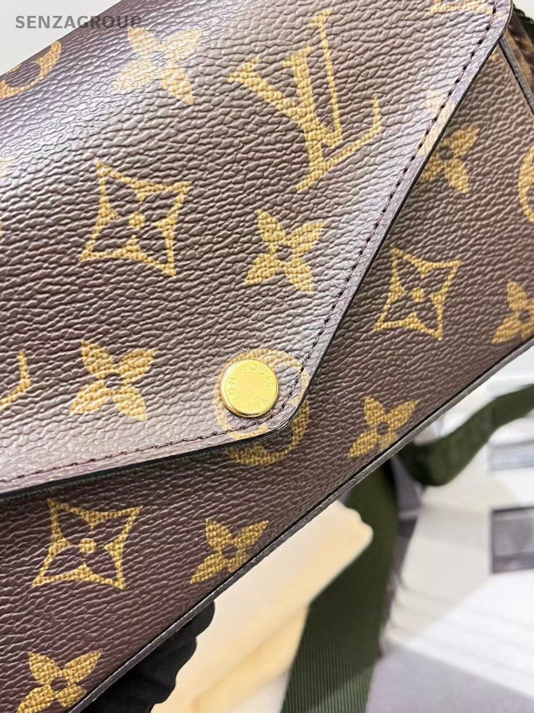 Louis Vuitton Pochette Accessoires Monogram Shoulder bag Crossbody Women