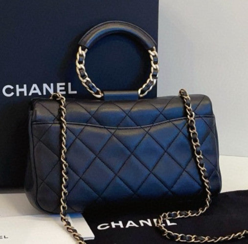 Chanel Diamon Chain Shoulder Bag Crossbody Black Gold Used Women Classic