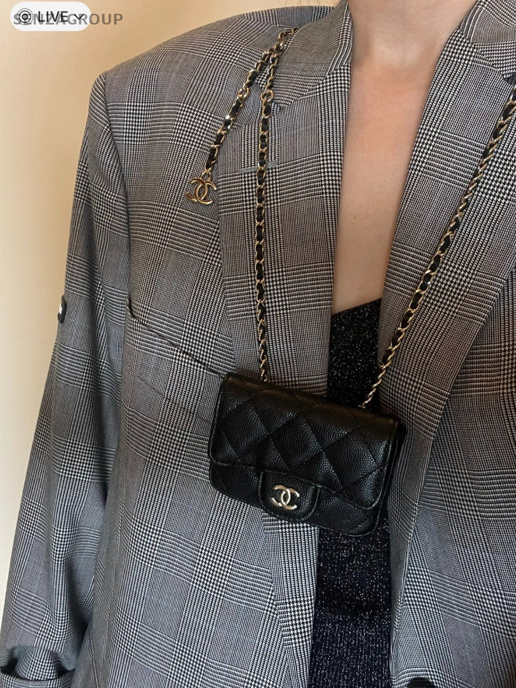 CHANEL Caviar Blakc Card pack mini Crossbody bag