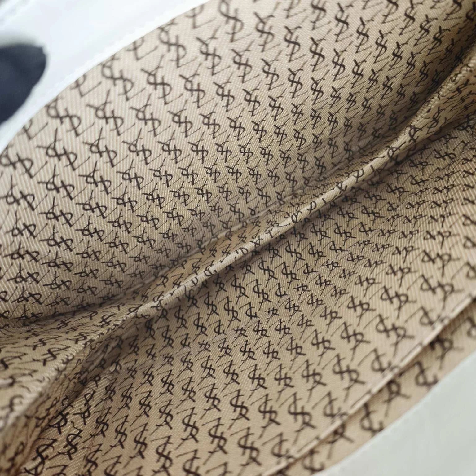Saint Laurent Saddle White Cream Shoulder Bag Excellent