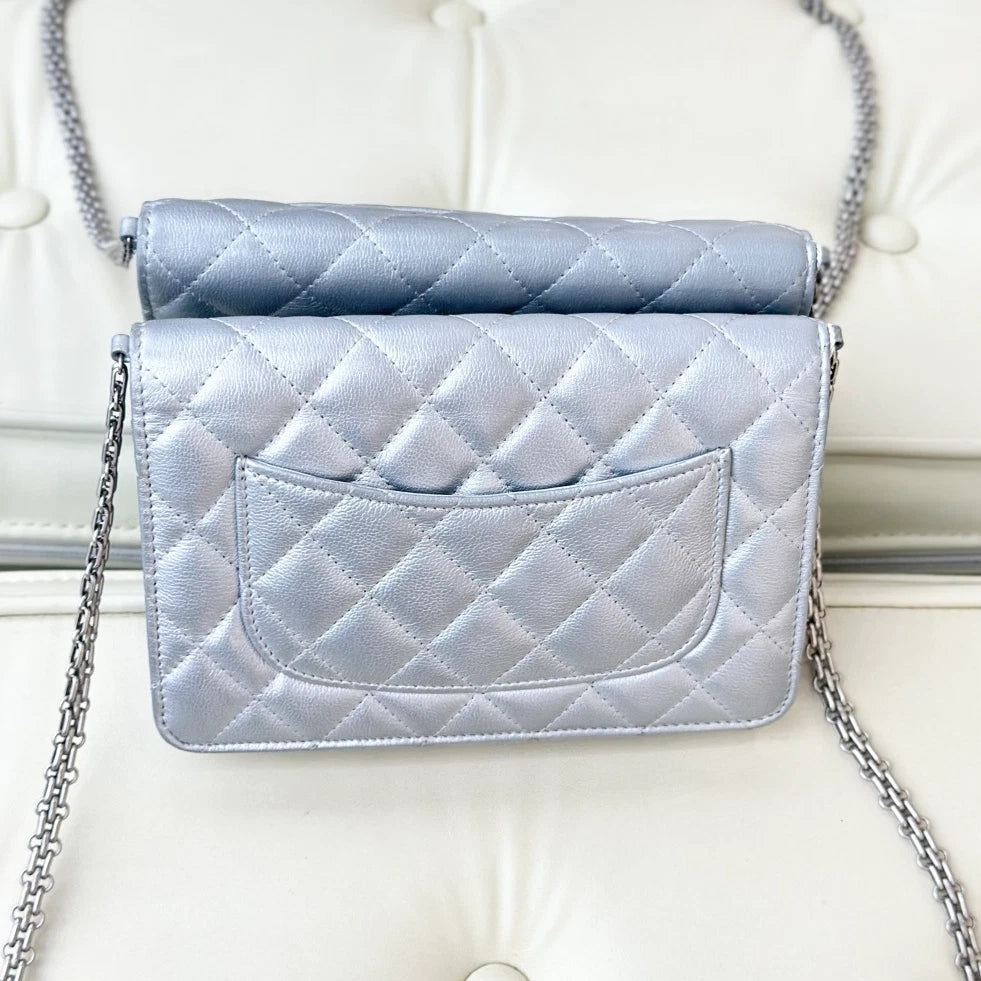 Excellent Chanel Woc Calfskin Chain Shoulder Crossbody Bag Silver Hardware
