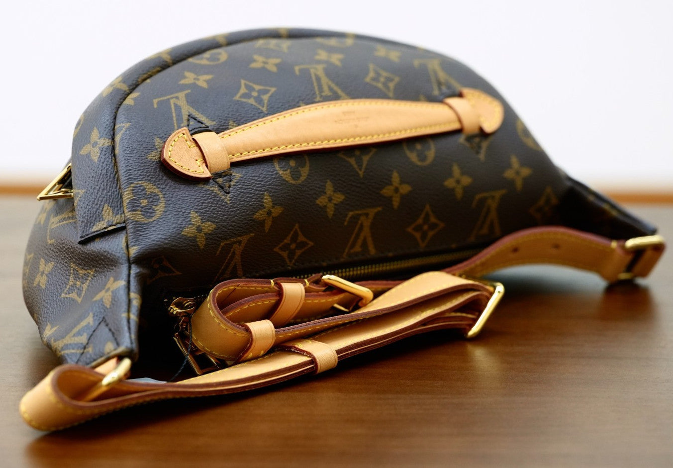 Louis Vuitton Monogram Bum Bag Crossbody Shoulder bag Brown Gold Women Classic