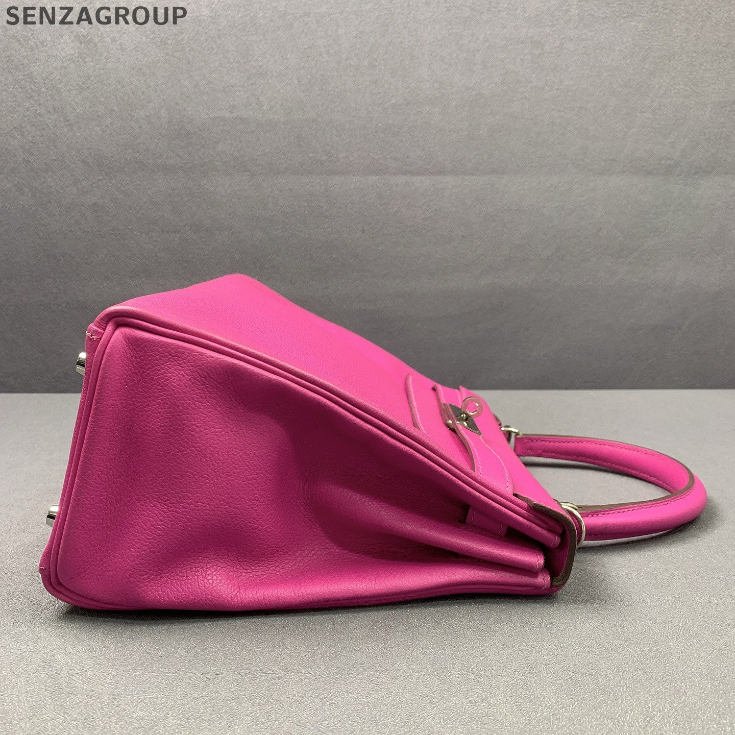 Hermès Kelly 28 Pink Silver Handbag - Classic & Fashionable Women's Bag