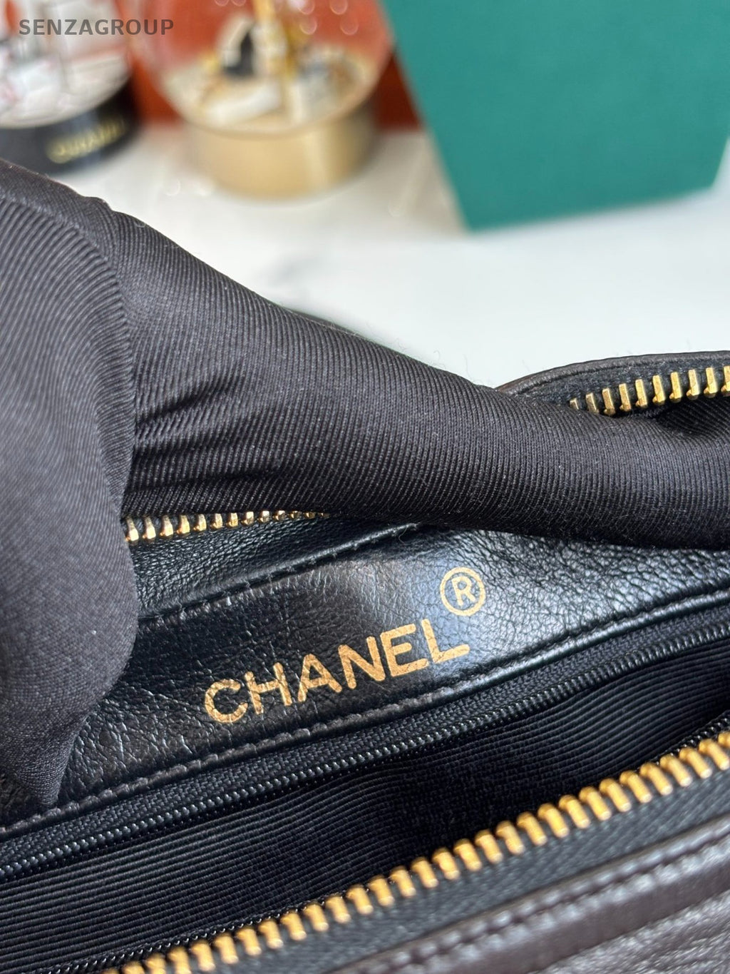 CHANEL Diamond pattern Lambskin Shoulder bag Black Gold Women