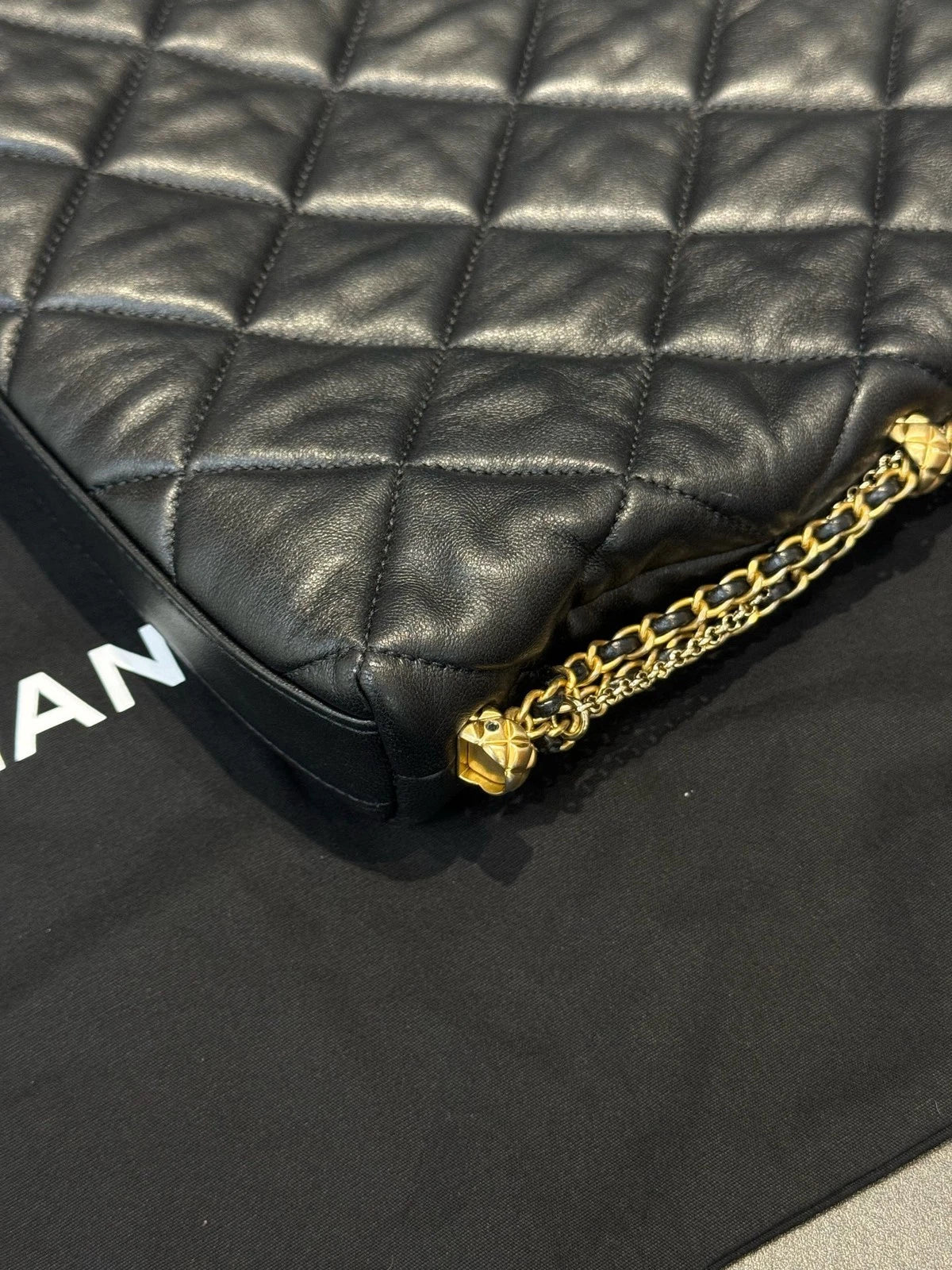 CHANEL Black Tote Chain Shoulder Handbag for Women