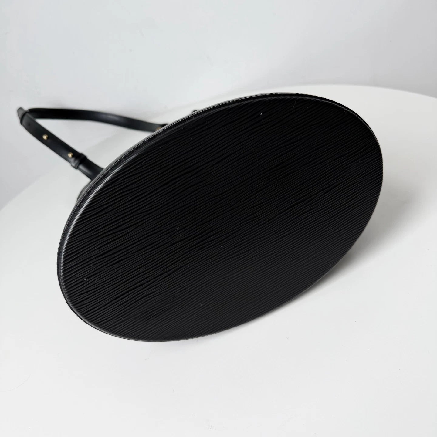 Louis Vuitton Cluny Epi Leather Black Shoulder Bag Crossbody Excellent