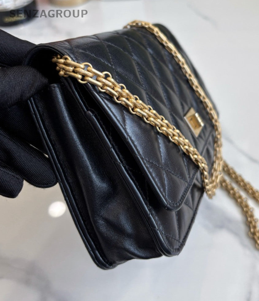 CHANEL 2.55 Black gold woc Shoulderbag Crossbody