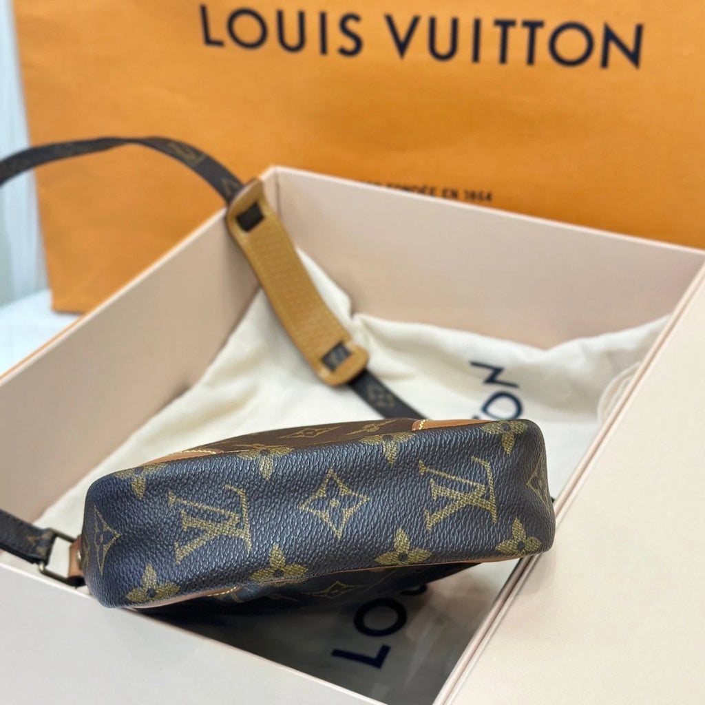 Louis Vuitton Canvas Vintage Vertical Camera Crossbody Bag For Women