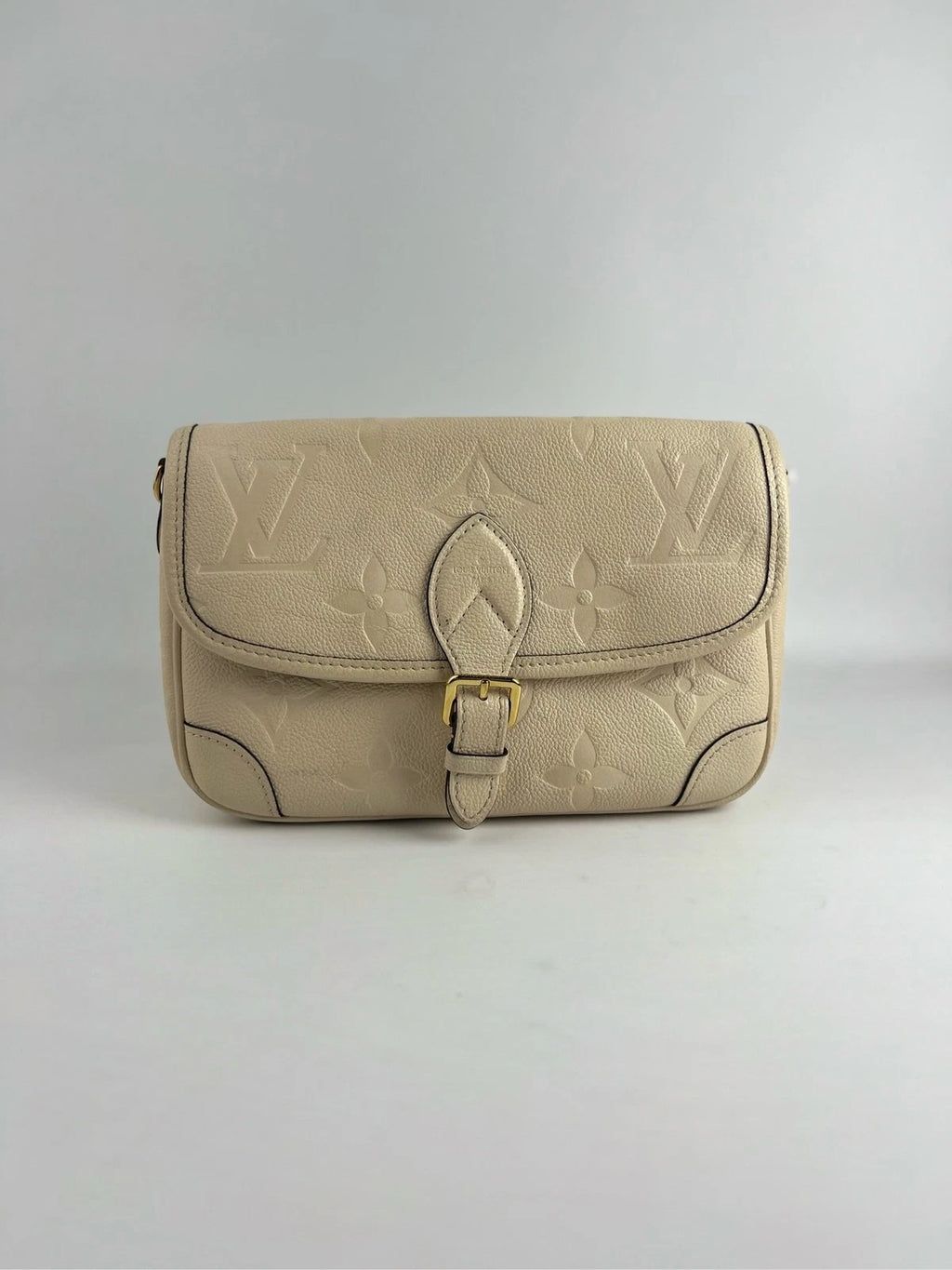 Louis Vuitton Diane White Shoulder Bag Crossbody Gold Hardware