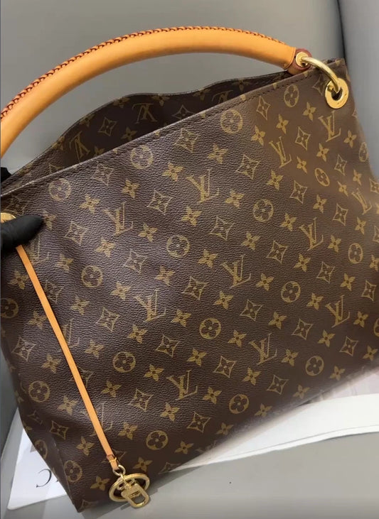 Louis Vuitton Monogram Artsy Leather Shoulder Handbag