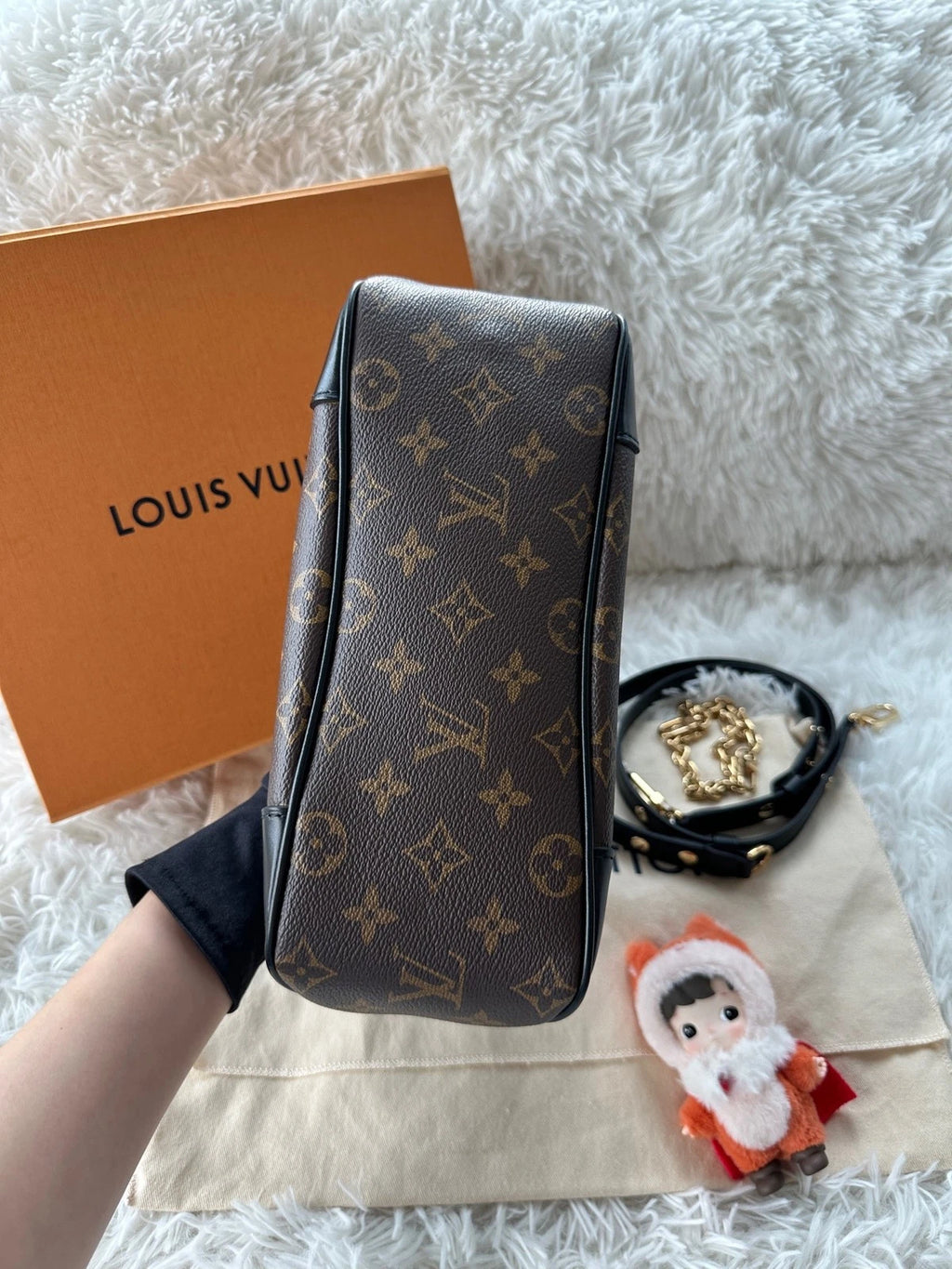 Louis Vuitton Black Shoulder Crossbody Handbag For Women