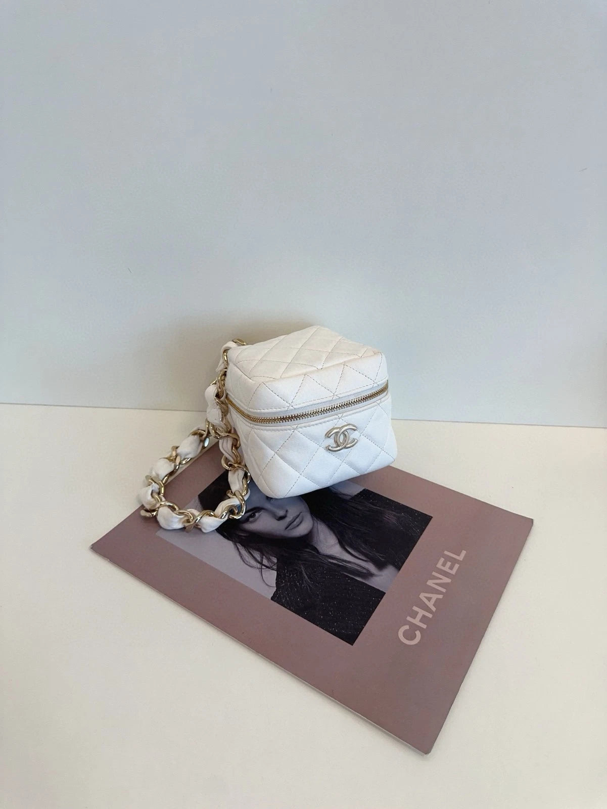 CHANEL Runway Dice Box Handbag For Women