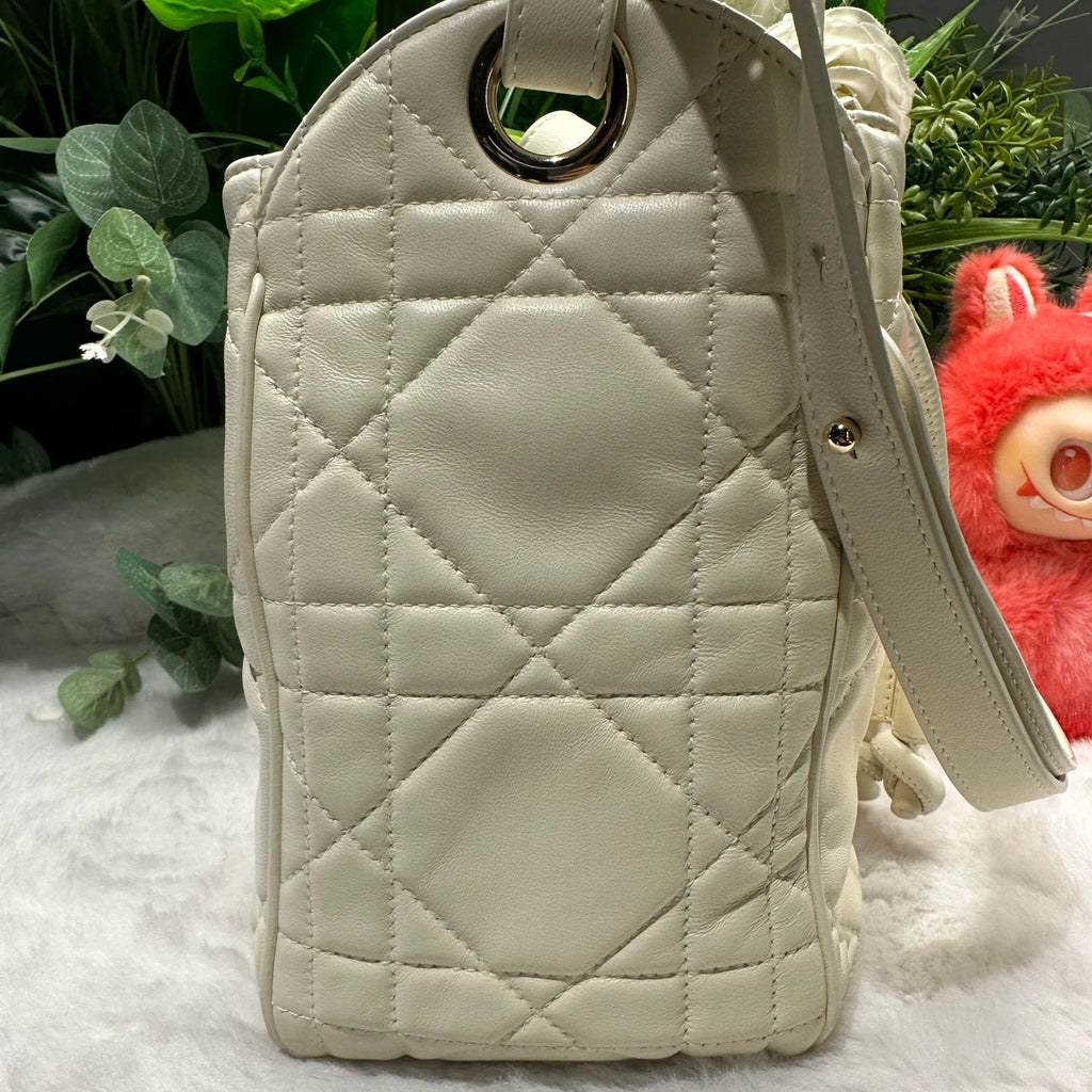 Dior D-Motion White Lambskin Bucket Shoulder Crossbody Bag For Women