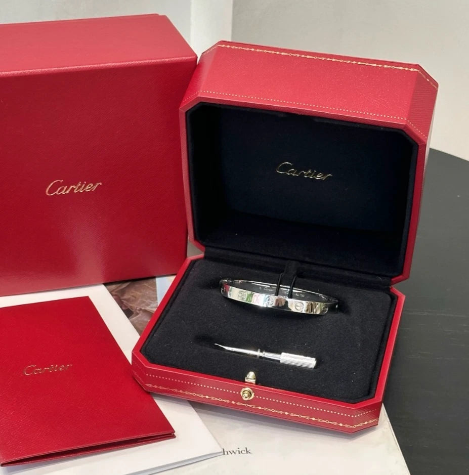 Authentic Cartier Love Classic Bracelet 18k White Gold Bangle Size17