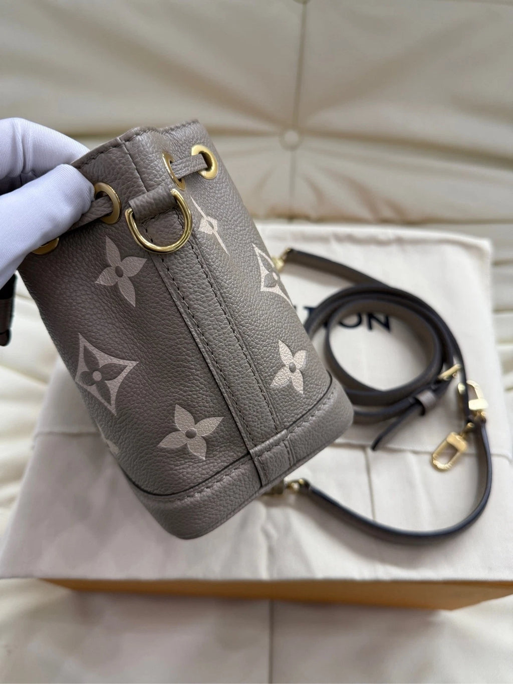 Louis Vuitton Noe Gray Shoulder Bag Excellent