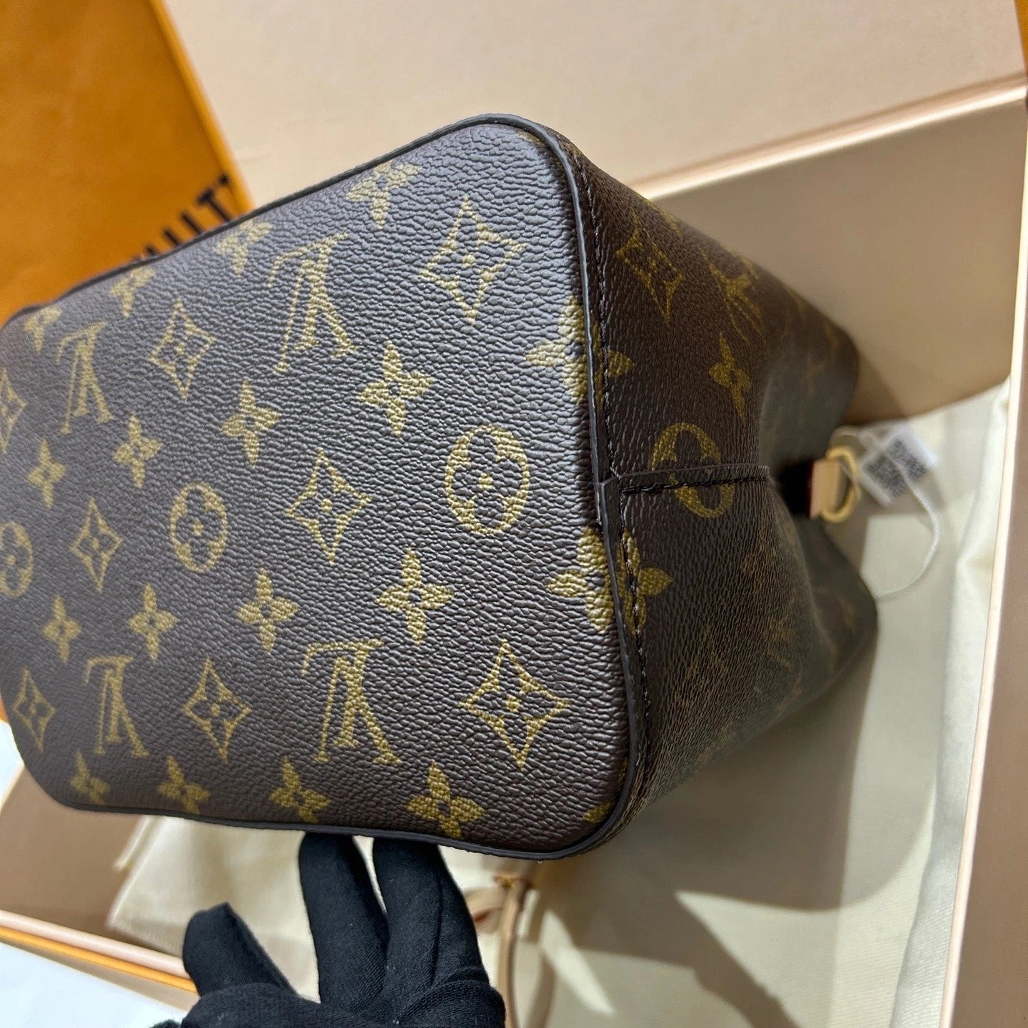 Louis Vuitton NeoNoe Monogram Canvas Mini Bucket Shoulder Crossbody Bag