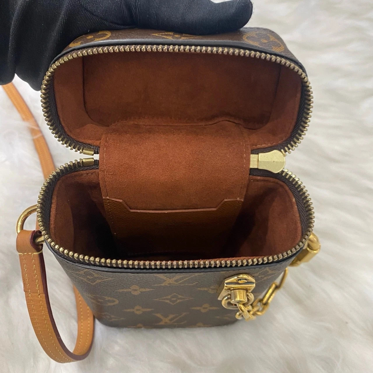 Louis Vuitton Monogram Brown Phone Bag Gold Buckle Crossbody Classic Women