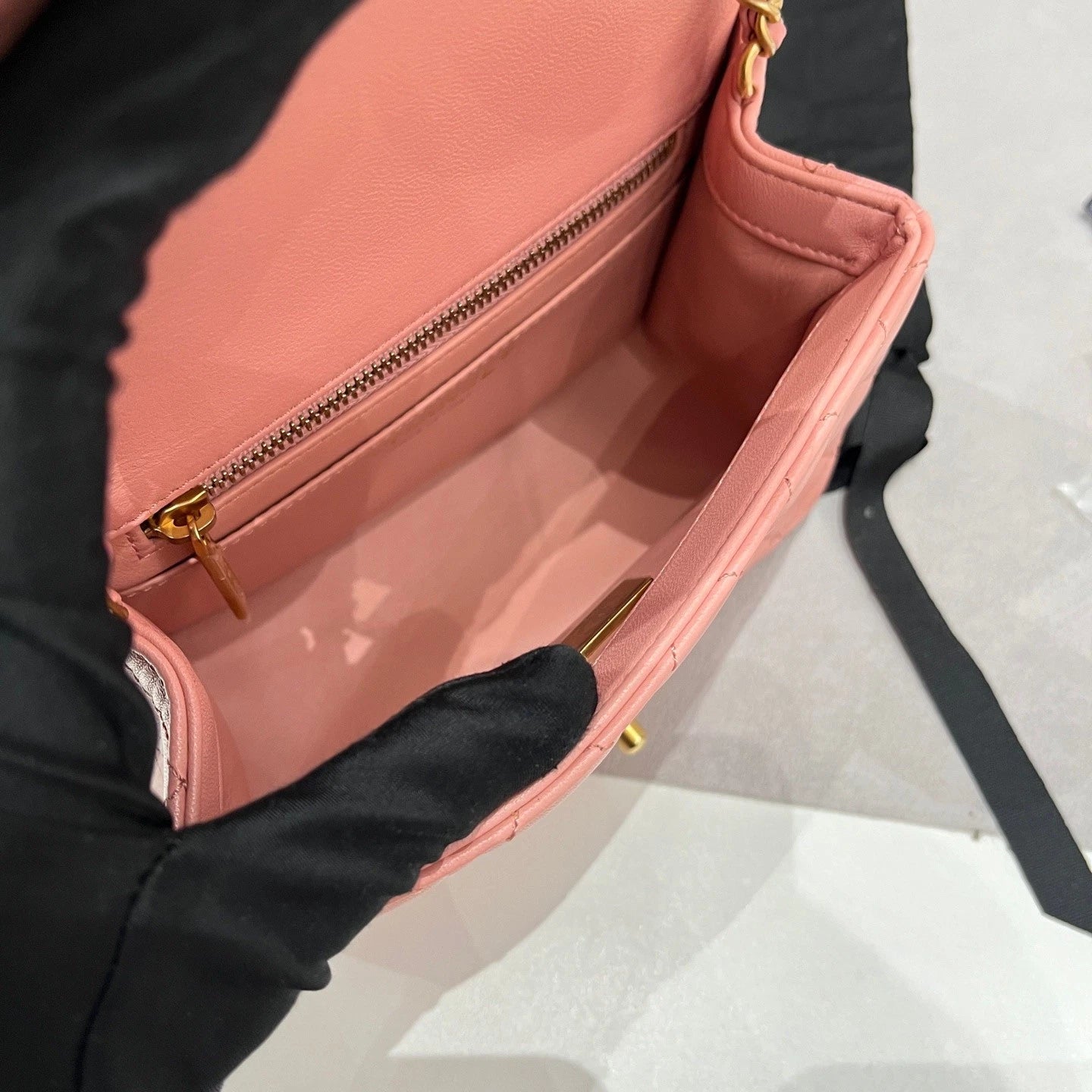 Excellent Chanel Classic Flap Lambskin Gold Chain Pink Shoulder Bag Crossbody