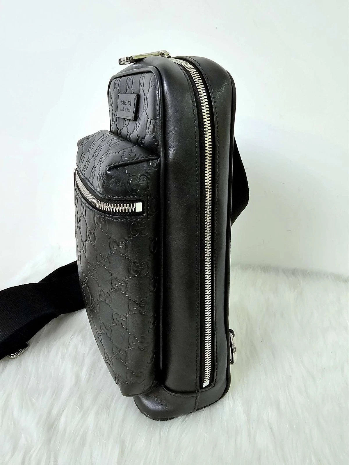 GUCCI Black Embossed Leather Crossbody Chest Bag For Women