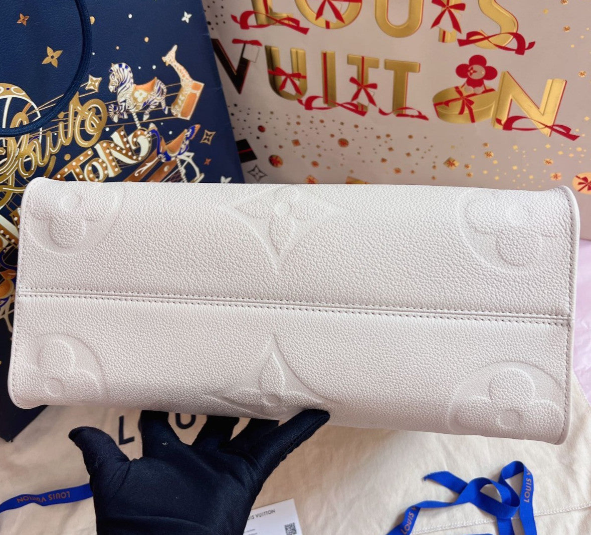 Louis Vuitton Onthego MM Monogram Tote Top Handle Bag Shoulder Bag White Women