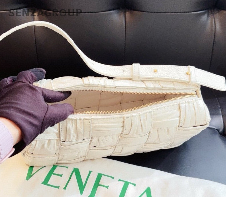 Bottega Veneta Cassette Shoulder Bag White Gold Used Women Classic Fashion