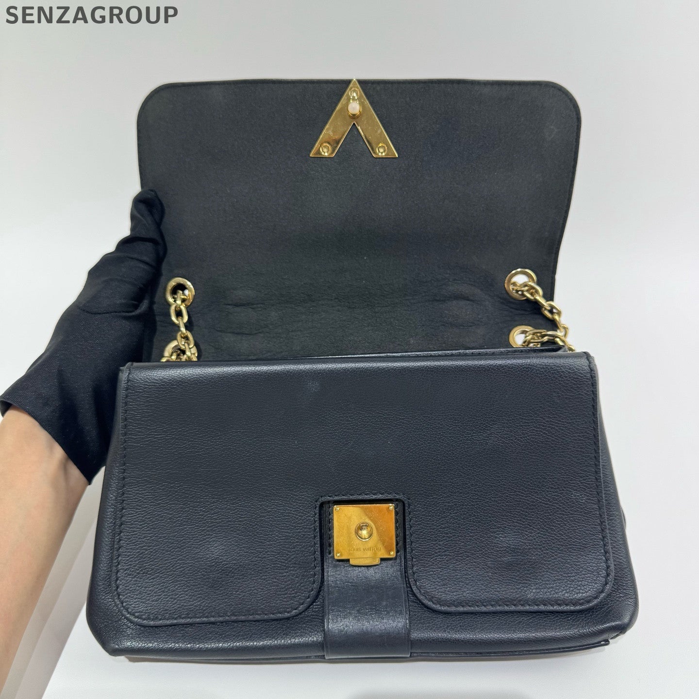 Louis Vuitton Very Chain Leather Black Gold Shoulder Crossbody Bag Women Classic